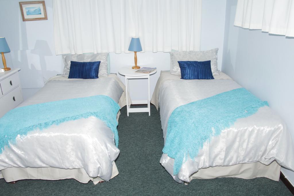A1 Kynaston Self Catering Or Bed And Breakfast Jeffreys Bay Exterior foto